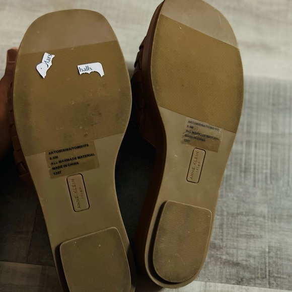 Chunky Anne Klein Sandals -SOLD - Picture 4 of 4